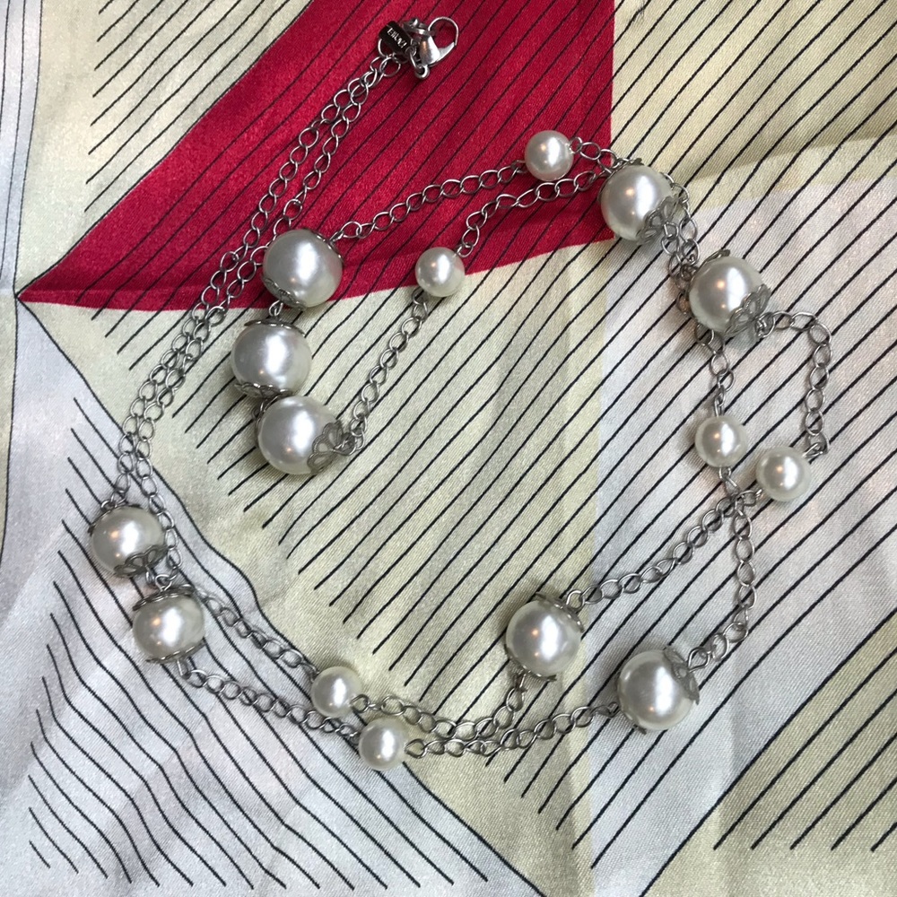 {FREE w/ purchase} Long silver necklace with faux pearls